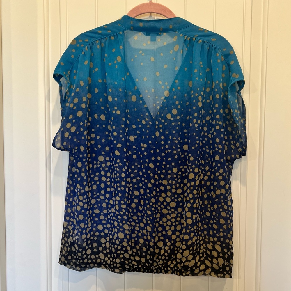 CAbi Women's Sz M Blue Ombre
Spotted Print Semi Sheer Cap Snap closure Faux Wrap - Picture 4 of 15
